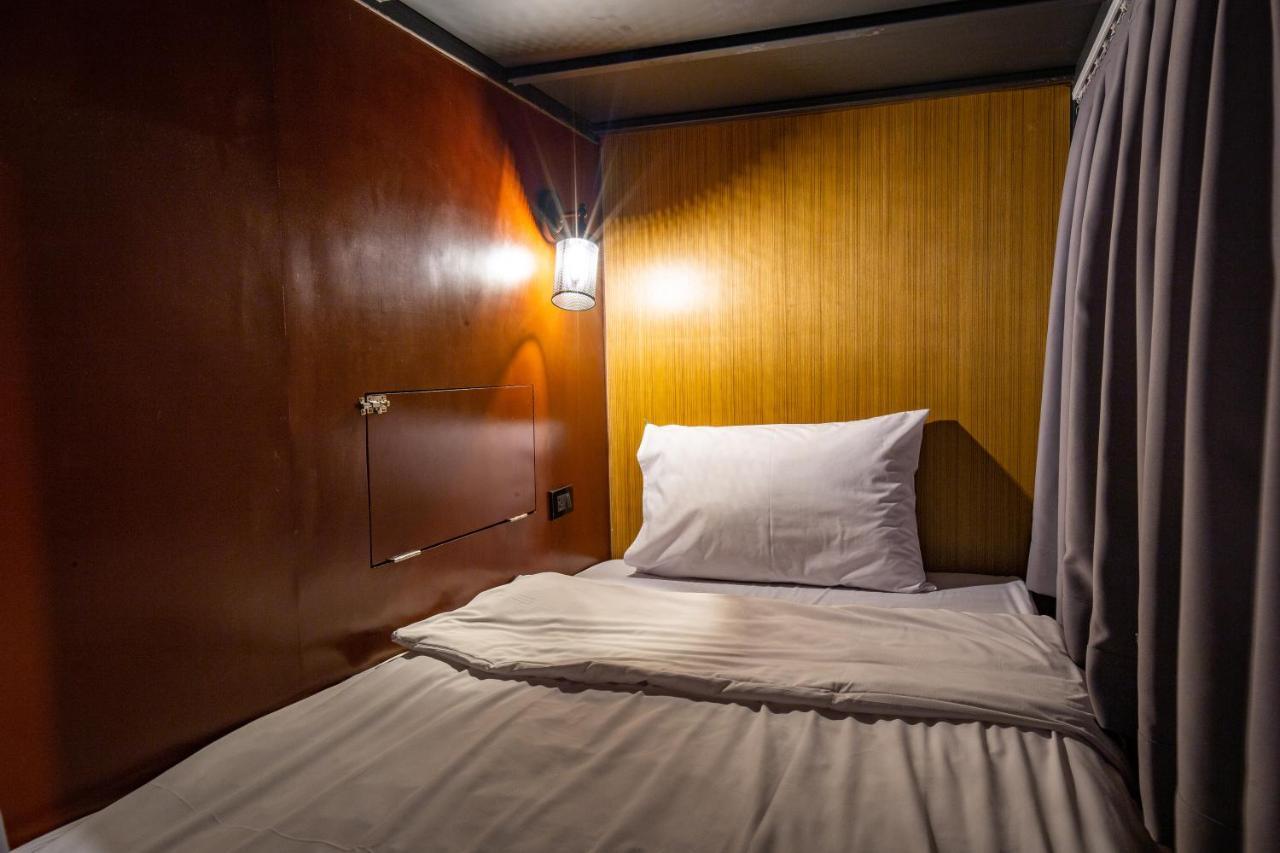 Luk Hostel Bangkok Extérieur photo
